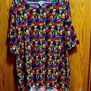 2/$15 w/ combined shipping LuLaRoe Med. Irma top